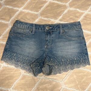 Vintage Mudd Jean Shorts w/ Embroidery Scalloped Edge | Girls Sz 16 / Womens 2/4
